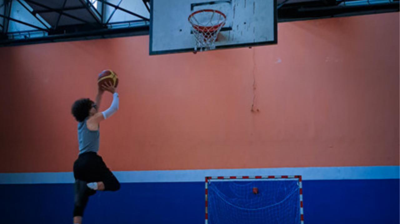 Benmansour Mohamed Abdelhadi shooting a basketball